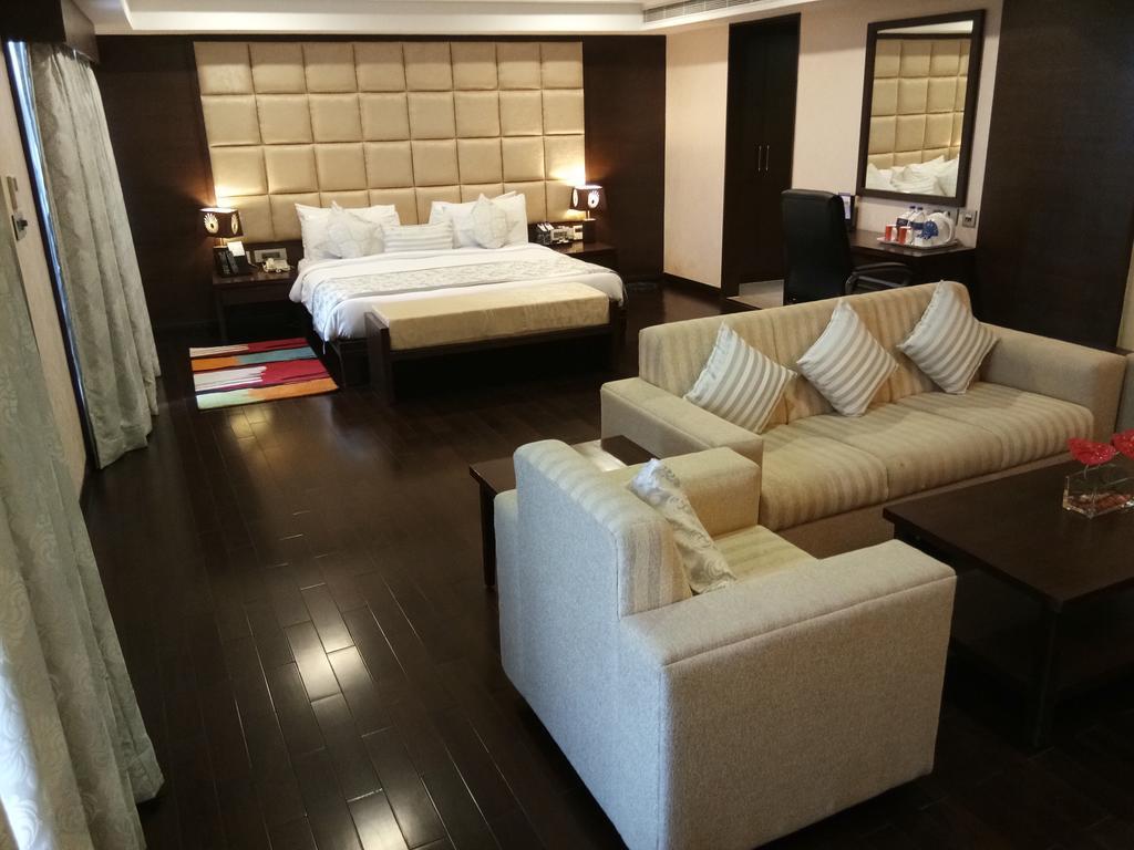 Fortune Select Grand Ridge, Tirupati - Member Itc Hotels' Group Екстериор снимка A suite at the Taj Bengal