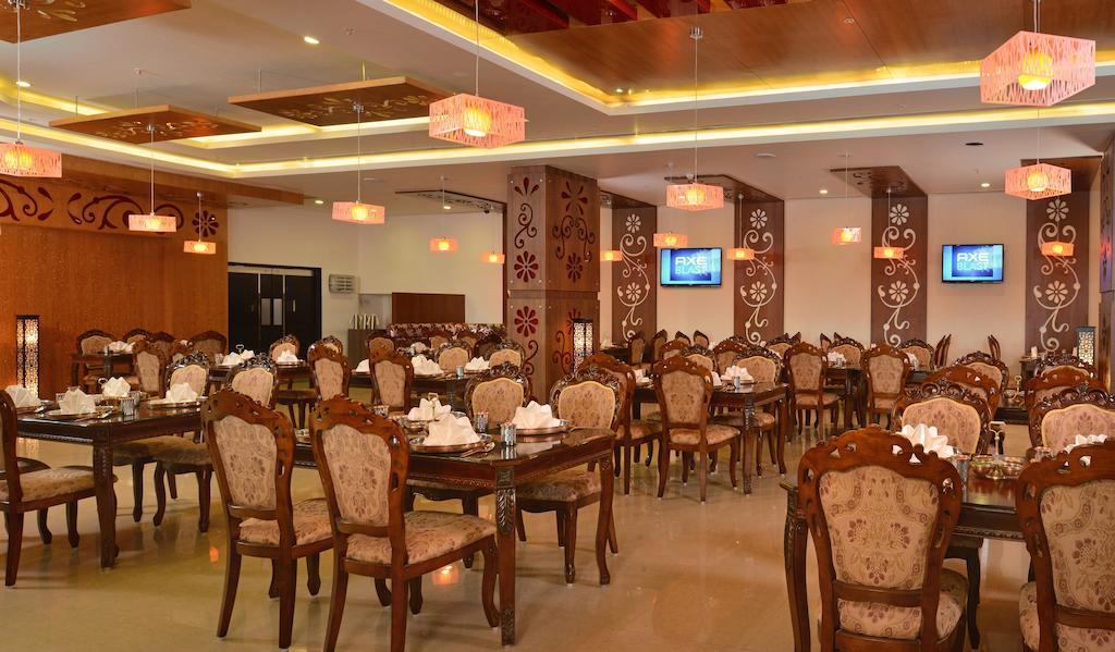 Fortune Select Grand Ridge, Tirupati - Member Itc Hotels' Group Екстериор снимка The interior of a restaurant in India