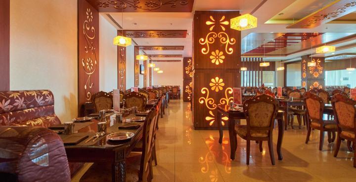 Fortune Select Grand Ridge, Tirupati - Member Itc Hotels' Group Екстериор снимка The interior of a typical buffet restaurant